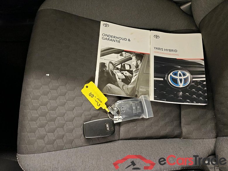 Toyota Yaris 1.5 Hybrid Business Plus Automaat 5d #4