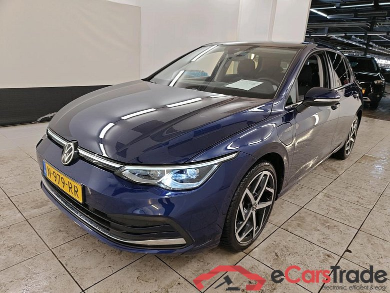 Volkswagen Golf 1.4 eHybrid 150kW DSG Style 5d + Pano