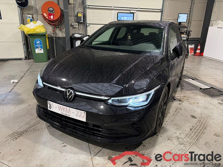 VOLKSWAGEN Golf VIII Golf R-Line Business Premium 1.5 eTSI 96 kW (130 ch) 7 vitesses DSG