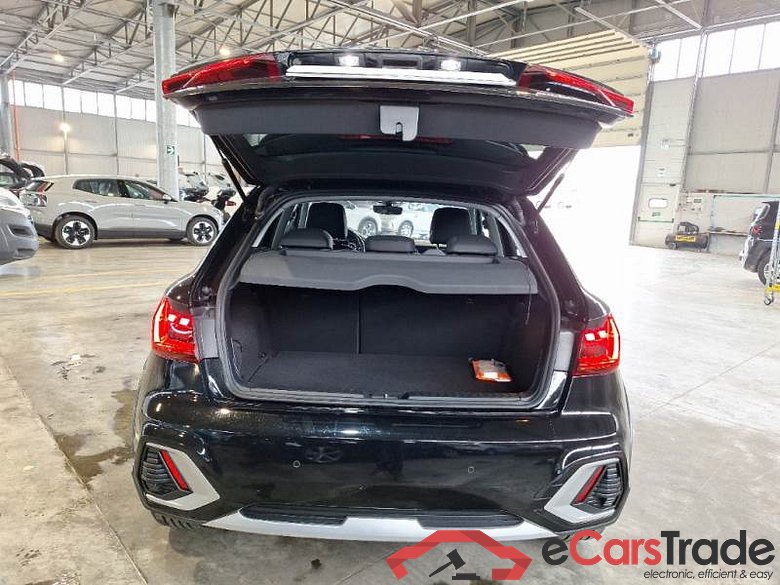 AUDI A1 CITYCARVER / 2018 / 5P / BERLINA 35TSI S TRONIC CITYCARVER ADMIRED #5