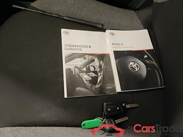 Toyota AYGO X 1.0 VVT-i MT 5d #4