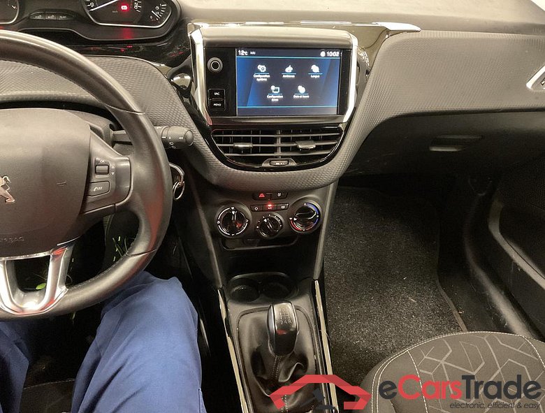 PEUGEOT 2008 1.2i PureTech Allure S&S (EU6.2) #6