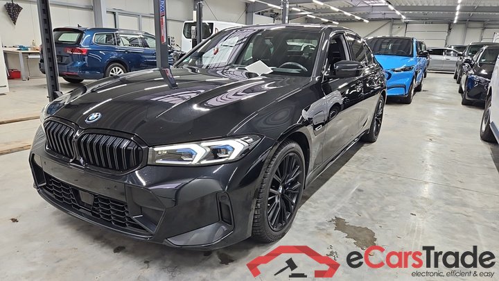 BMW 330e Facelift Plug-In Hybrid M-Sport Aut. LED-Laser Head-Up LC-Pro Harman/Kardon ACC Ambient Navi Sport-Leather KeylessGo Camera Klima PDC ... #1