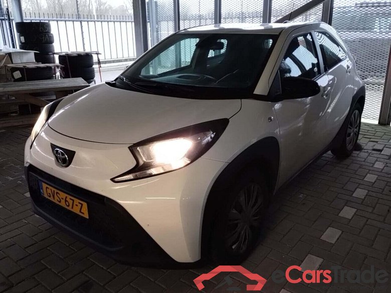 TOYOTA Aygo X 1.0 VVT-i MT Play #1