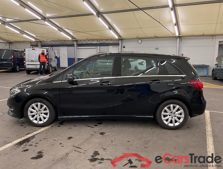 Mercedes B180d Navi-Pro Sport-Seats Klima PDC ... #4