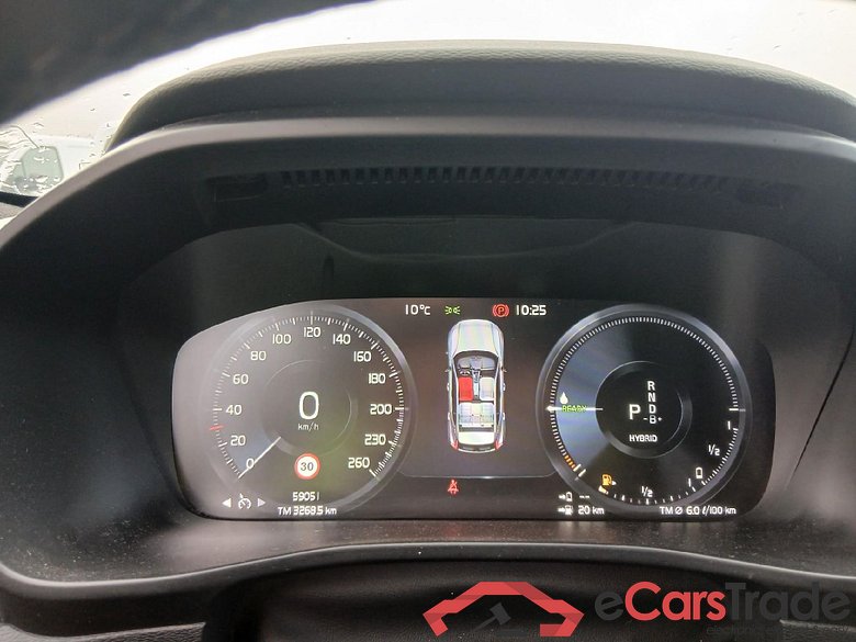 VOLVO XC40 / 2017 / 5P / todoterreno 1.5 T5 Twin Recharge R-Design Auto #4