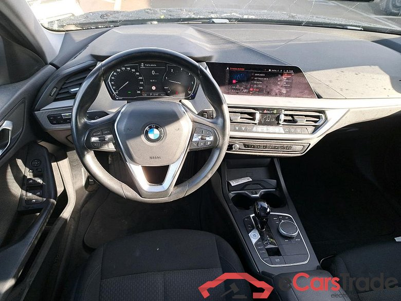 BMW Serie 1 / 2019 / 5P / berlina con portón 118d Business Auto. #3