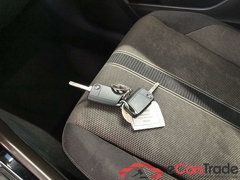 VOLKSWAGEN T-ROC 1.5 TSI ACT 150 Style DSG 5d #4