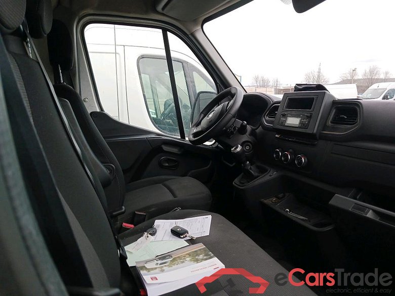 RENAULT TRUCKS UK MASTER VU 4p 3G furgón Red Edition Van FWD 135CV L3H2 #6