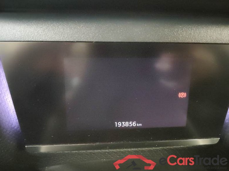 CITROEN C4 / 2020 / 5P / BERLINA BLUEHDI 130 SeS FEEL PACK EAT8 #3