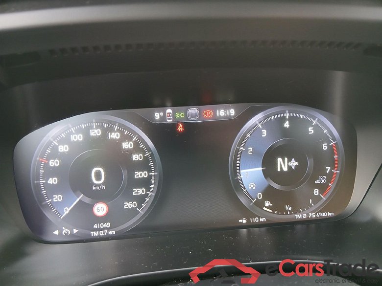 VOLVO XC40 / 2017 / 5P / todoterreno 1.5 T3 Momentum Pro #4