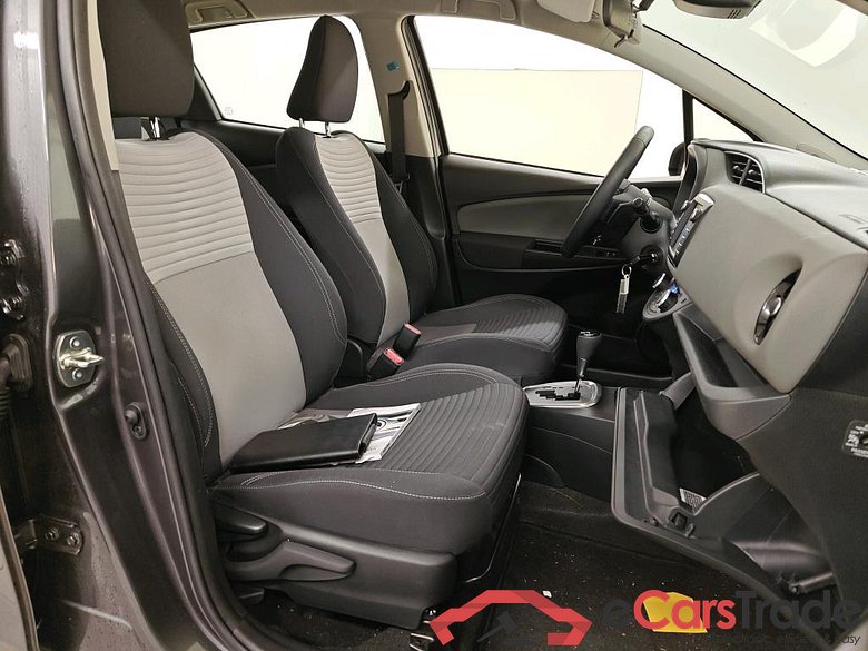 Toyota Yaris 1.5 VVT-i Active Automaat 5d #3