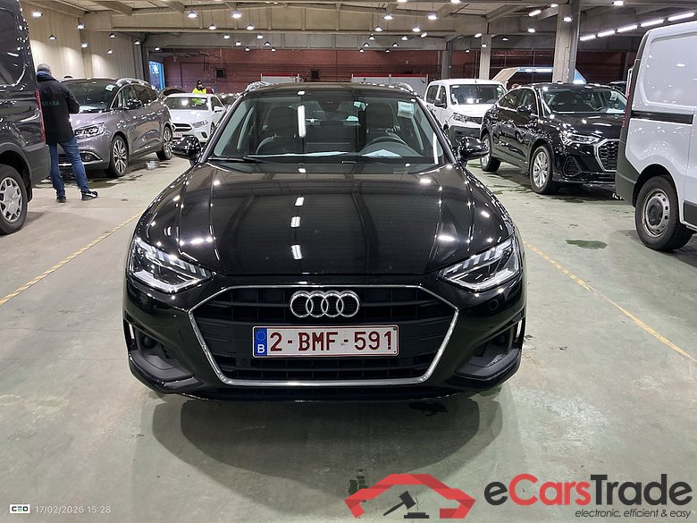 AUDI A4 2.0 30 TDI 100KW S TR ATTRACTION B.E. #2