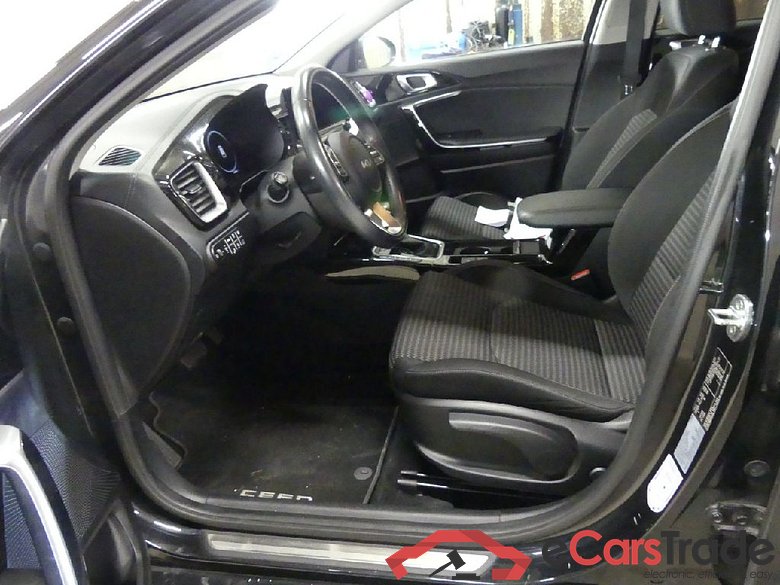 KIA Ceed SW 1.6 GDI DCT OPF Plug-in-Hybrid Spirit 5d 77kW #4