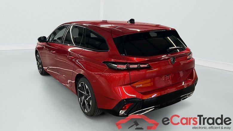 Peugeot 308 SW Hybrid 145 e-DCS6 Allure #5