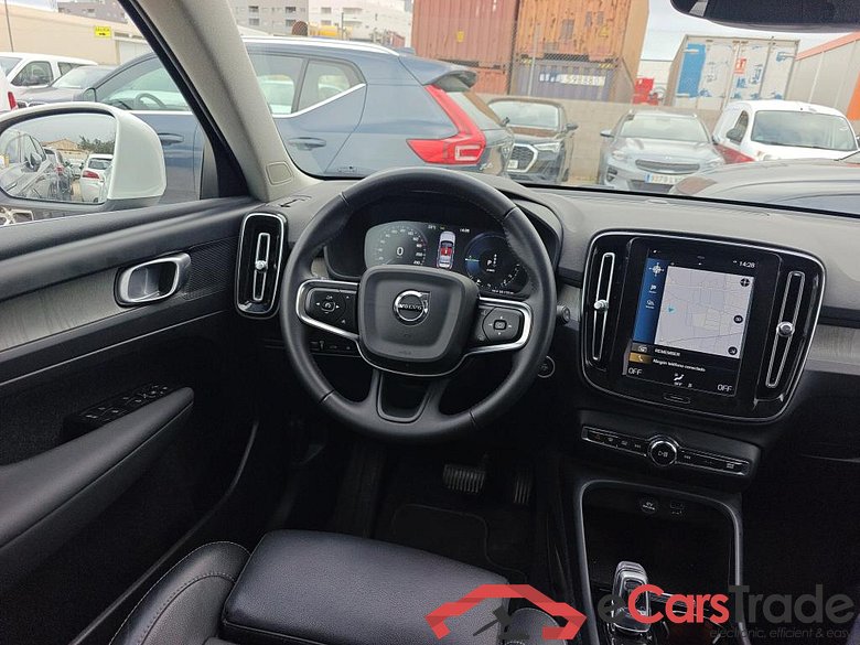 VOLVO XC40 / 2017 / 5P / todoterreno 1.5 T5 Twin Recharge Inscription Auto #3