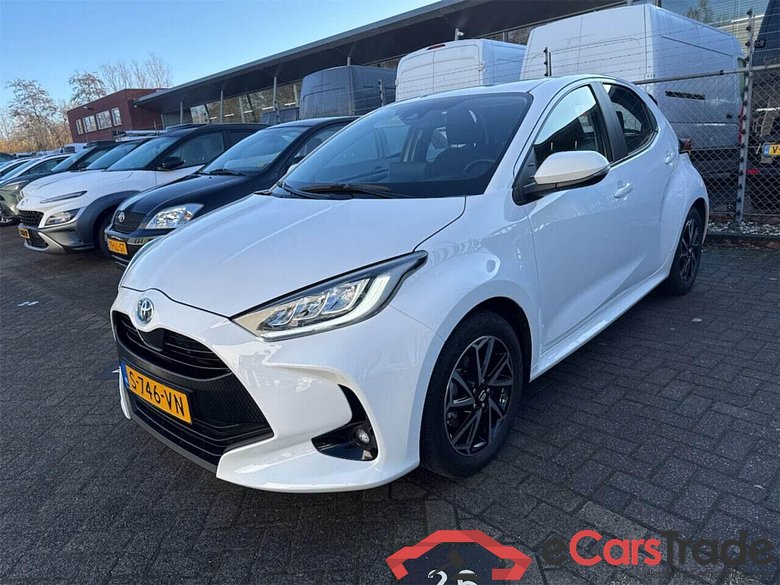 TOYOTA YARIS 1.5 Hybrid Dynamic #1