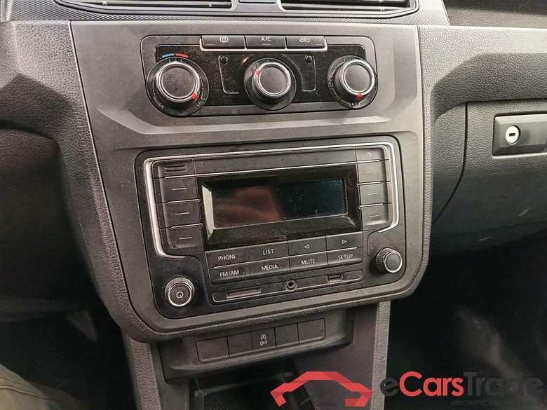 VOLKSWAGEN CADDY MAXI VAN DIESEL - 2015 2.0 CR TDi SCR  (EU6) 5d #4