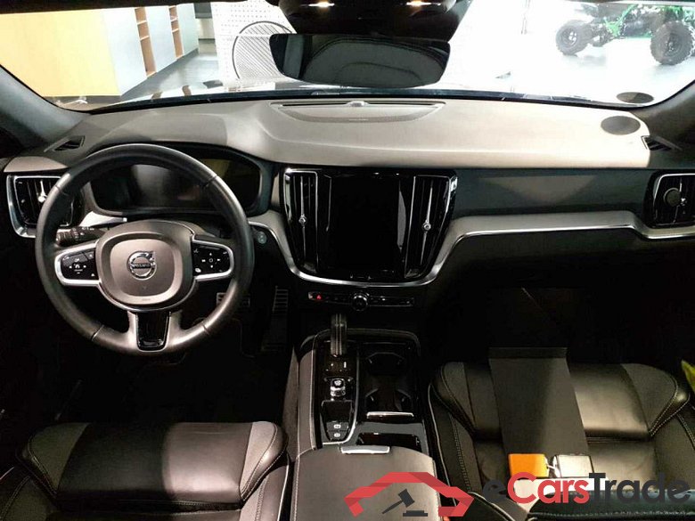 Volvo V60 Kombi (2018->) DE - Kb5 T6 Twin Engine AWD PHEV EU6d, R Design Plug-In AWD (E6d), 2020 - 2021 #6