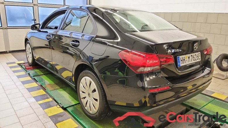 Mercedes-Benz A Limousine (BM 177)(08.2018->) DE - Lim4 A 250 e EU6d, Lim. (EURO 6d), 2019 - 2022 #4