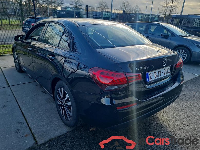 MERCEDES-BENZ A-CLASS LIMOUSINE 2.0 A 180 D BUSINESS SOLUTION ESSENTIAL #3