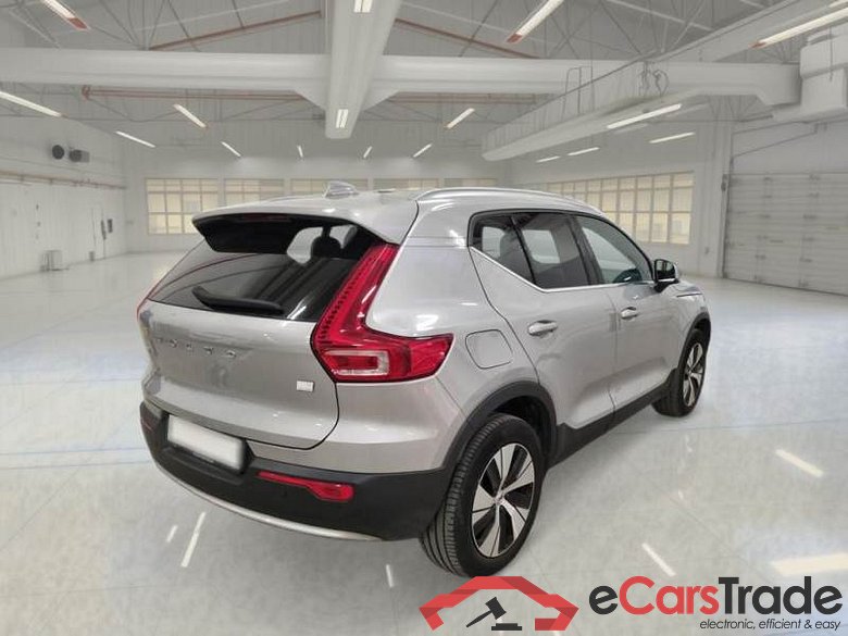 VOLVO XC40 / 2021 / 5P / SUV T4 RECHARGE PLUG-IN AUTO CORE #2