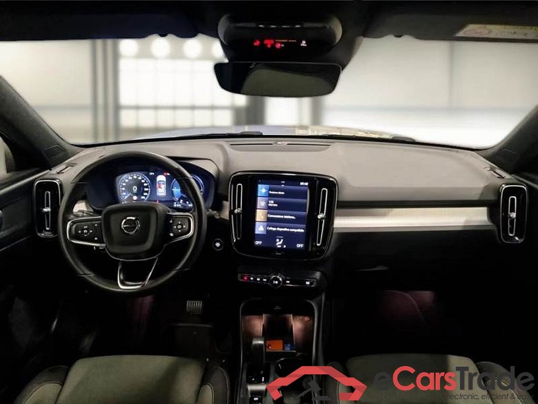 VOLVO XC40 / 2021 / 5P / SUV T4 RECHARGE PLUG-IN AUTO CORE #3