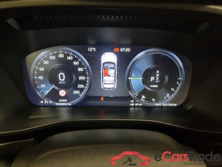 VOLVO XC40 / 2021 / 5P / SUV T4 RECHARGE PLUG-IN AUTO CORE #4