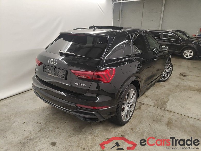 Audi Q3 35 TFSI S tronic S line Business Edition 5d #2