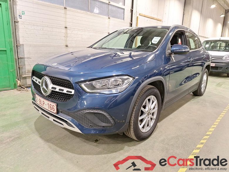 Mercedes GLA 180d Aut. Widescreen Navi 1/2 Leather KeylessGo Camera Klima PDC ...