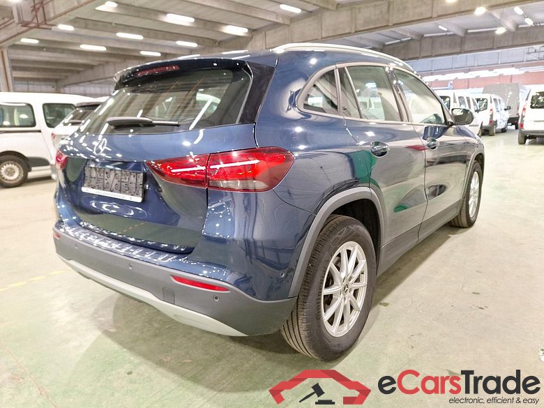 Mercedes GLA 180d Aut. Widescreen Navi 1/2 Leather KeylessGo Camera Klima PDC ... #3