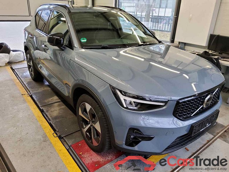 Volvo XC40 (2017->) DE - SUV5 B4 2WD EU6d, Ultimate Dark (EURO 6d), (Facelift) 2022 - 2023 #2