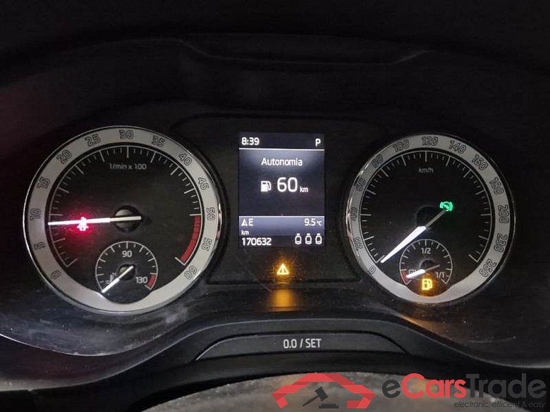 SKODA KODIAQ / 2016 / 5P / SUV 2.0 TDI SCR STYLE DSG #4