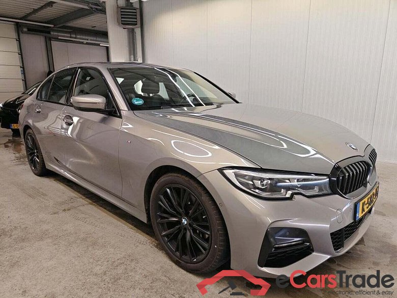 BMW 3-serie 320i High Exe. Ed. #4