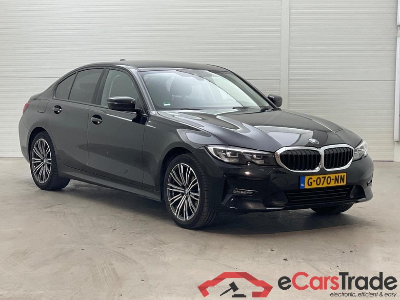 BMW 3-serie 320i Executive Edition #2