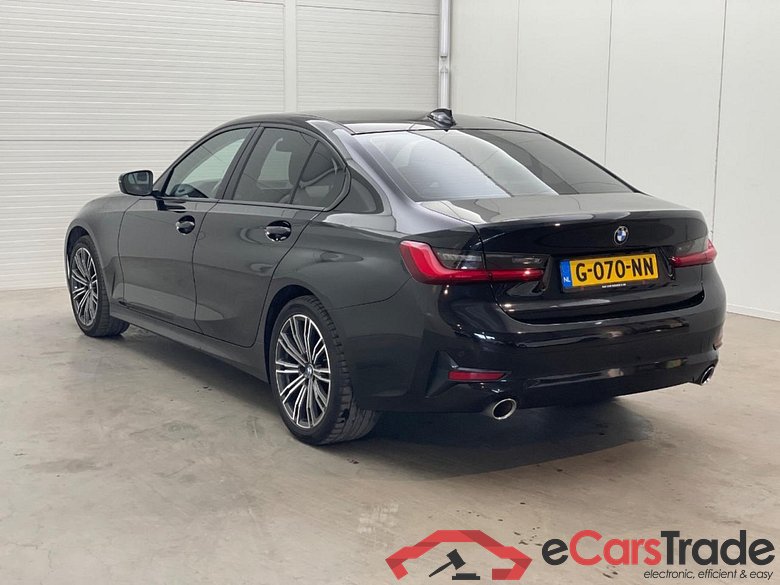 BMW 3-serie 320i Executive Edition #3