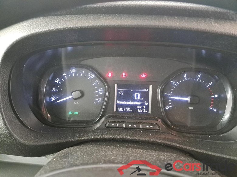 Jumpy Fourgon Club M 1.5 BlueHDi 100CV BVM6 E6dT #6