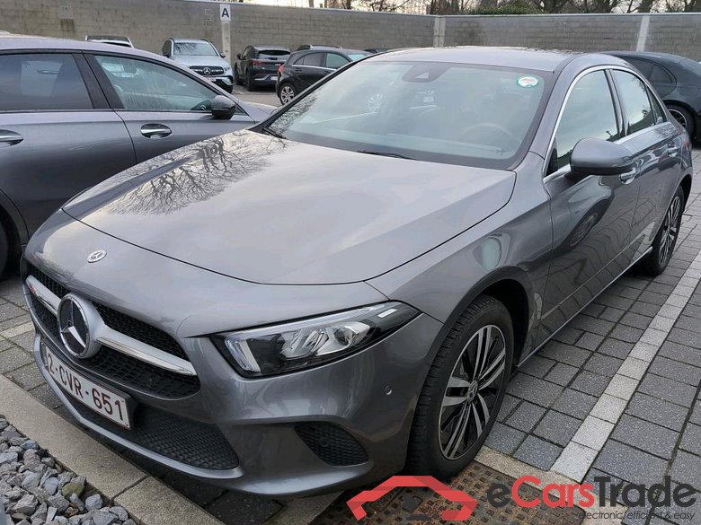 MERCEDES-BENZ A-CLASS LIMOUSINE 1.3 A 250 E LUXURY LINE DCT #1