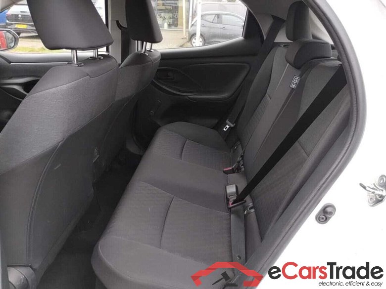 TOYOTA YARIS 1.5 Hybrid Active #5