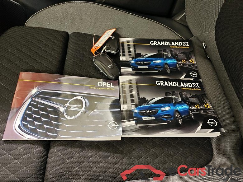 Opel Grandland X 1.2 Turbo S&S 96kW Bus. Executive 5d #4