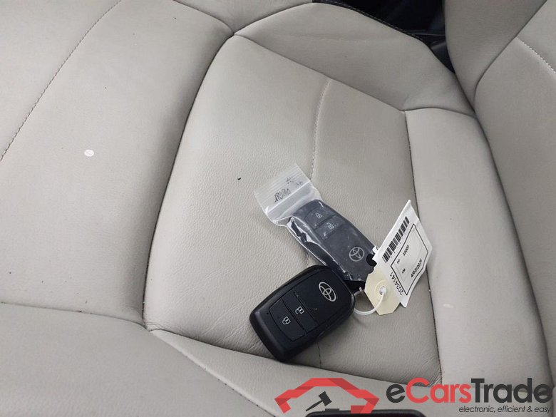 TOYOTA YARIS - 2020 1.5i VVT-i 92 Hybrid E-CVT Elegant 5d #4