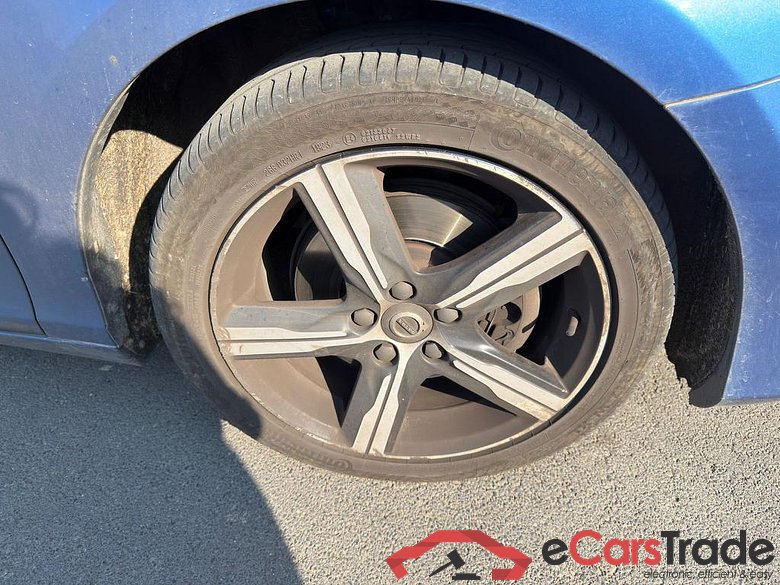 VOLVO V40 2.0 T2 Sport Edition GPF (EU6d-TEMP) boite manuelle #5