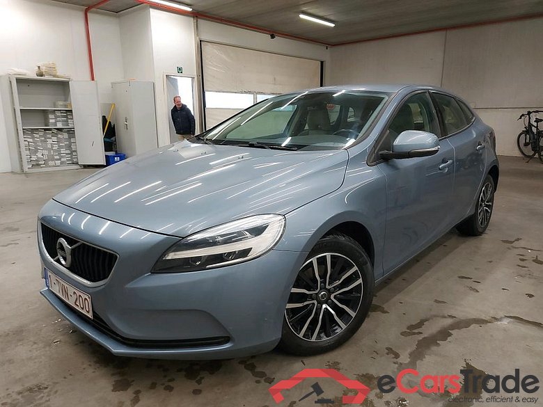 VOLVO - VOL V40 D2 120PK Momentum Eco Pack Professional & Versatility #1