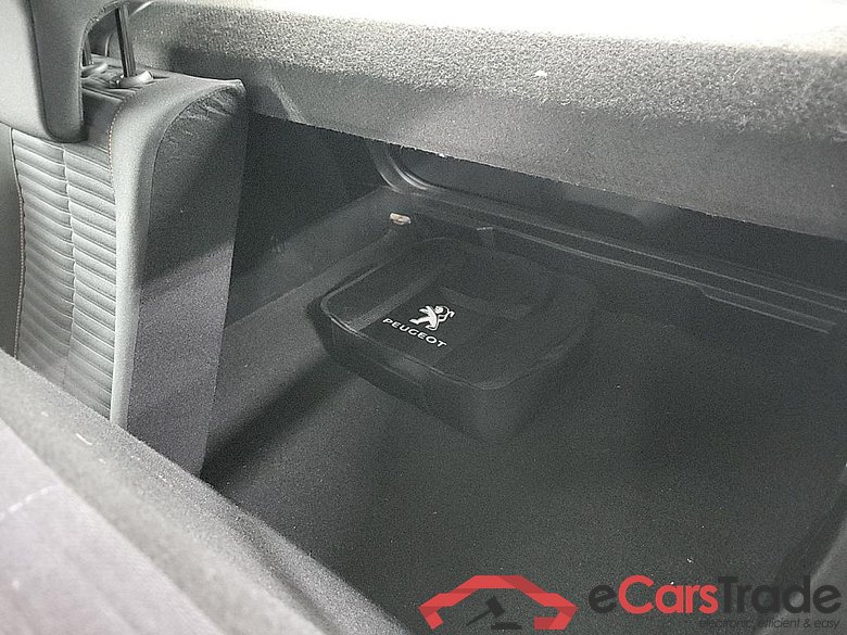 PEUGEOT e-2008 Active EV 50kWh 136 5D #5