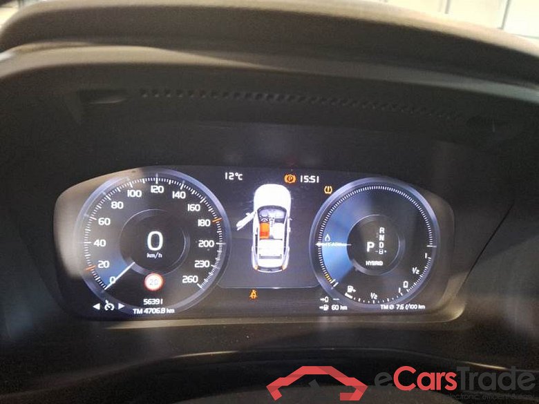 VOLVO XC40 / 2017 / 5P / SUV T4 PLUG-IN HYBRID AUTO RECH INSCRIP EXPR #4