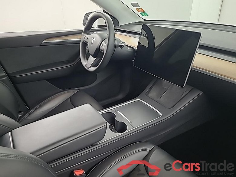 Tesla Model Y Long Range Dual Motor AWD 5D 378kW #6