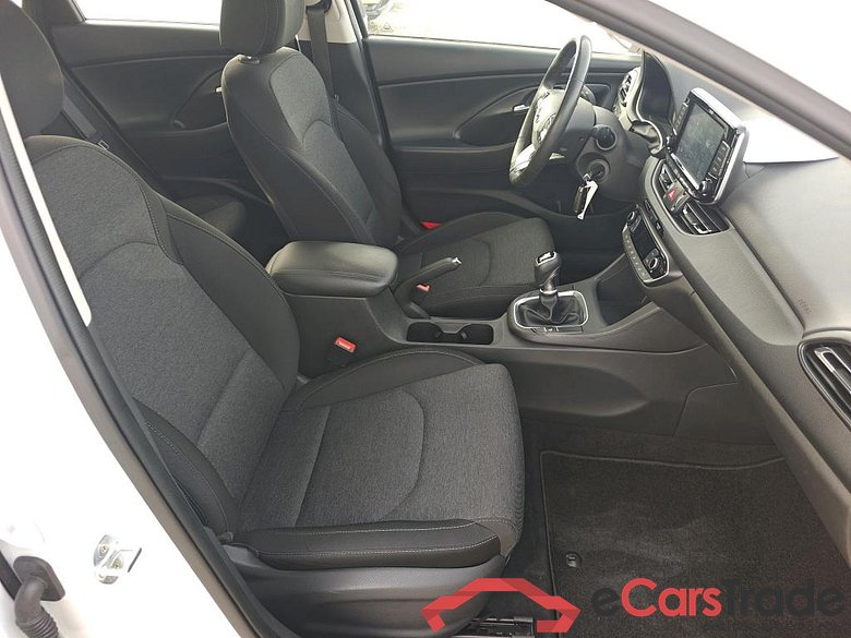 HYUNDAI i30 / 2020 / 5P / berlina con portón 1.5 DPI Klass SLX #6