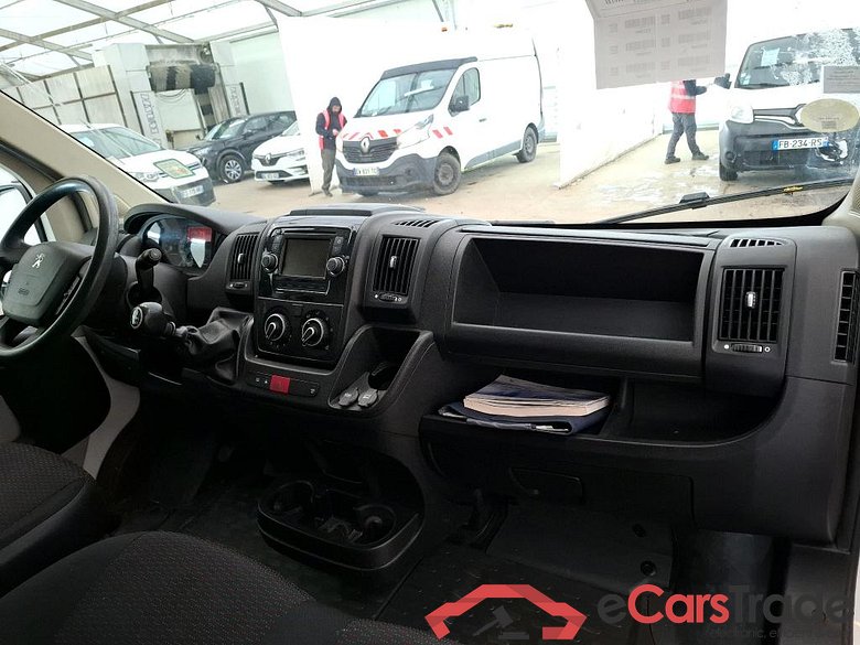 PEUGEOT Boxer / 2014 / 4P / Fourgon tôlé 2.0 BLUEHDI 110 PREMIUM PA 333 L1H2 #5
