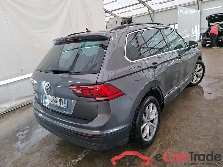VOLKSWAGEN Tiguan / 2016 / 5P / SUV 2.0 TDI 150 DSG7 Confortline Business #3