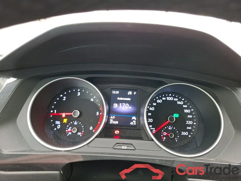 VOLKSWAGEN Tiguan / 2016 / 5P / SUV 2.0 TDI 150 DSG7 Confortline Business #6